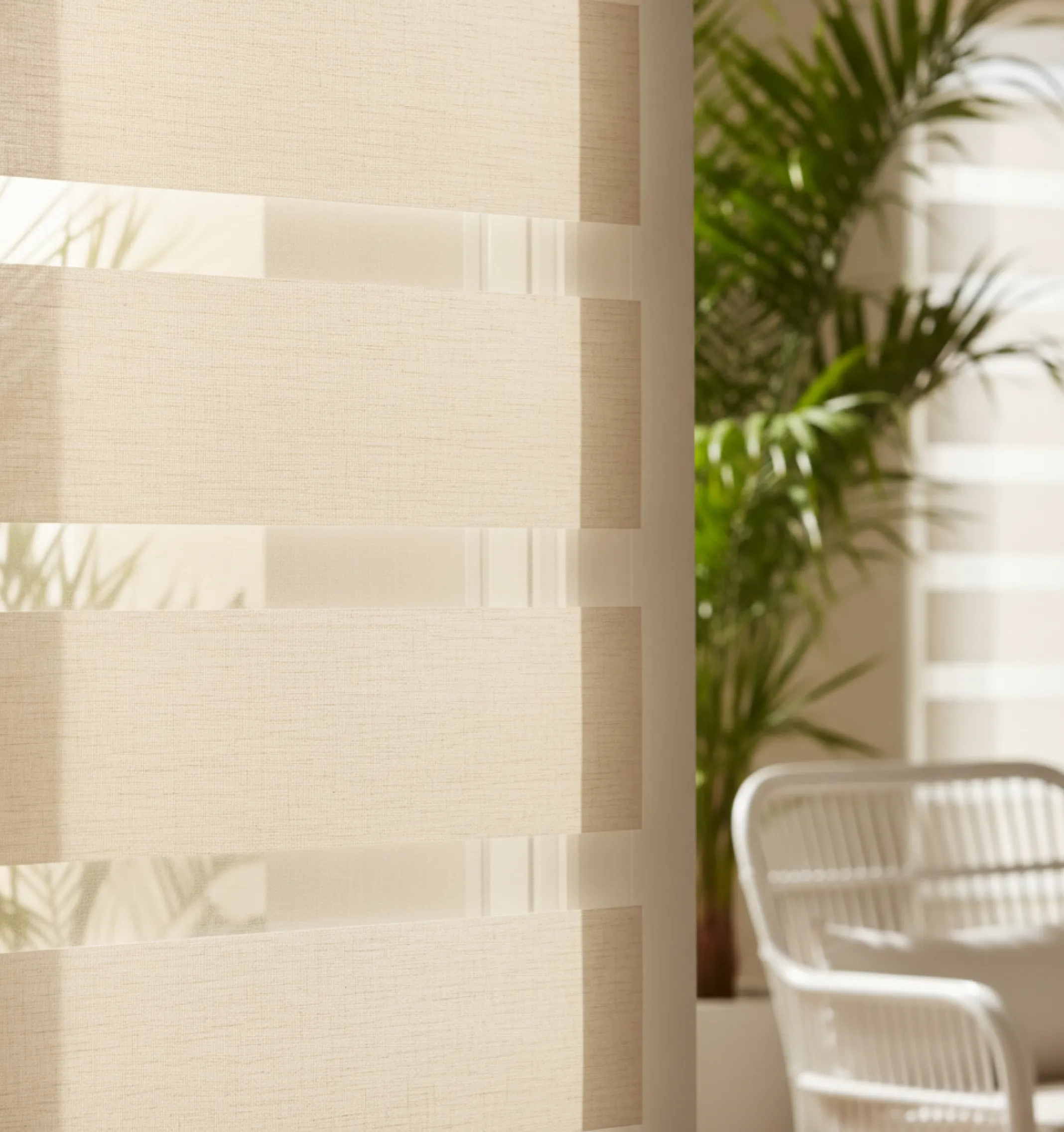 zebra-shades-sheer-fabric-texture-closeup-detail@4x